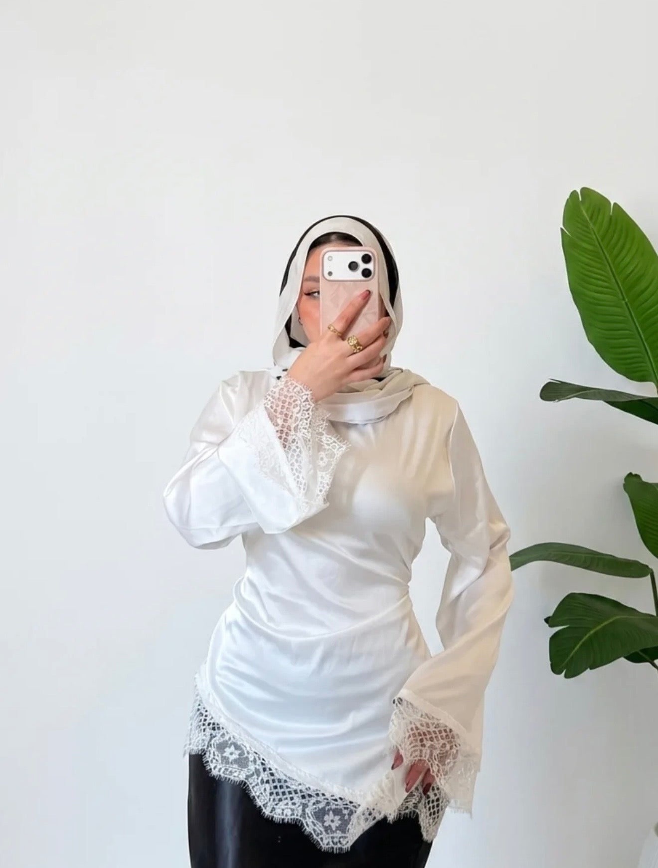 ✨ Blouse Satin Dentelle — Élégance & Confort
